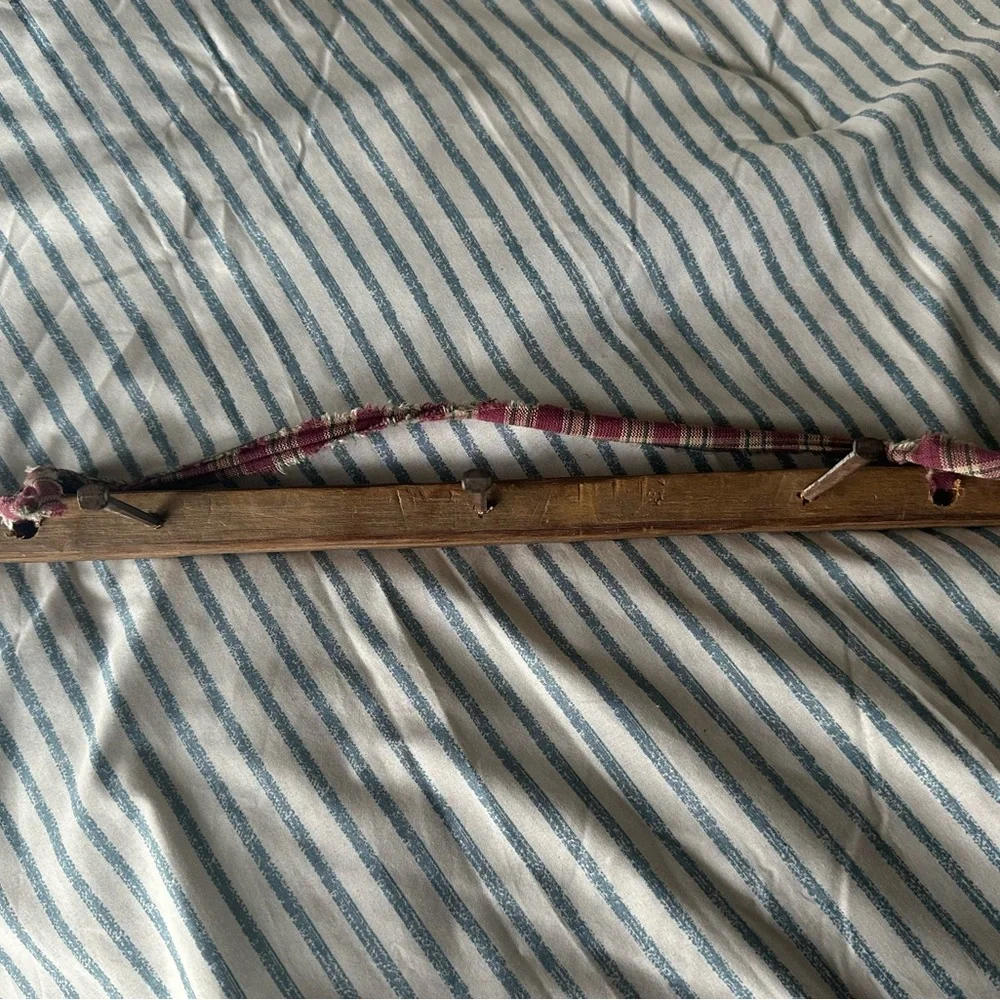 Tobacco Stick Peg Hanger
